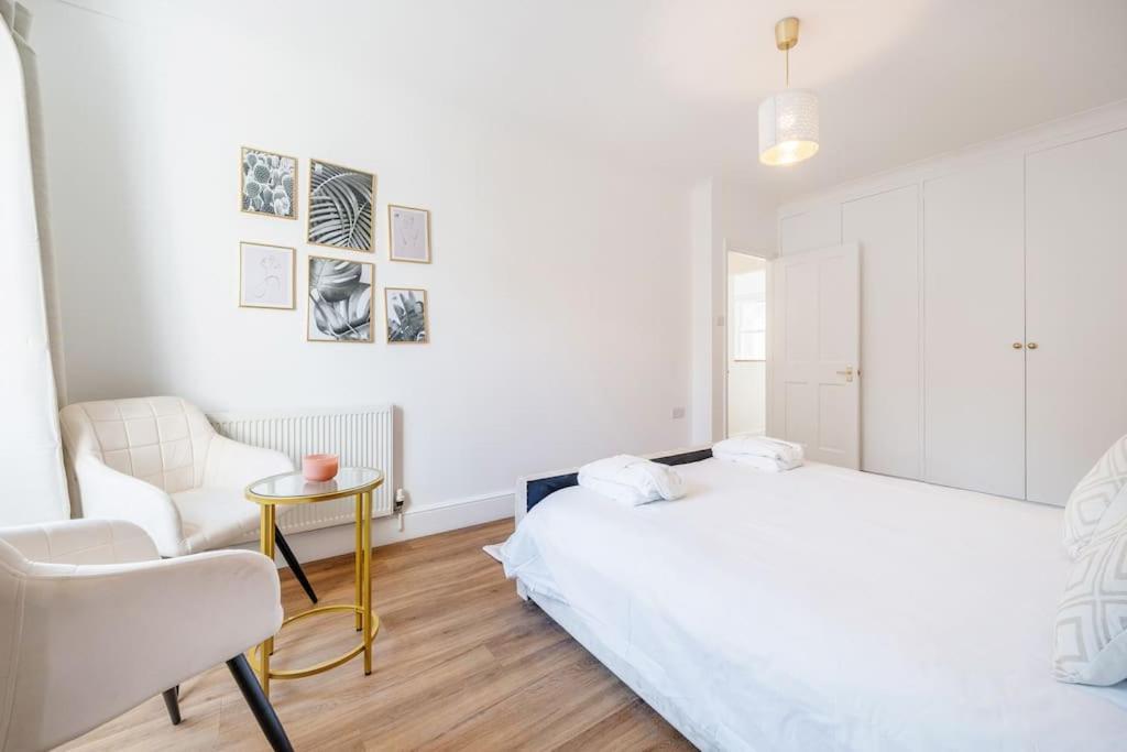 House 10 Mins To Tower Bridge Hot Tub & Parking Villa Londen Buitenkant foto