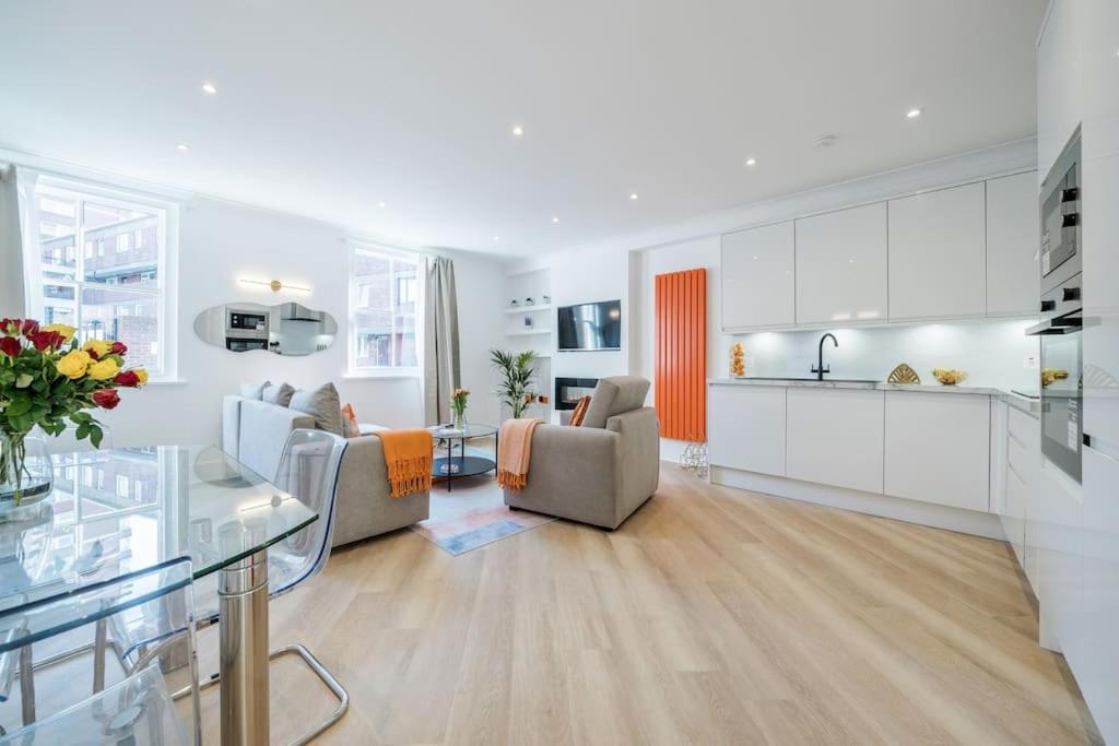 House 10 Mins To Tower Bridge Hot Tub & Parking Villa Londen Buitenkant foto