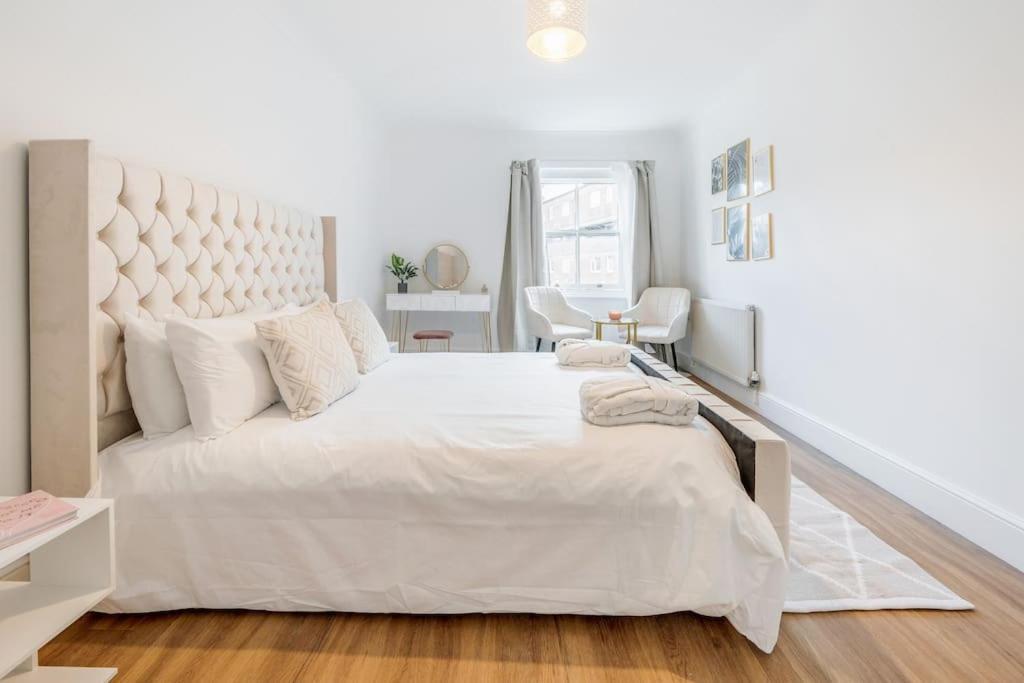 House 10 Mins To Tower Bridge Hot Tub & Parking Villa Londen Buitenkant foto